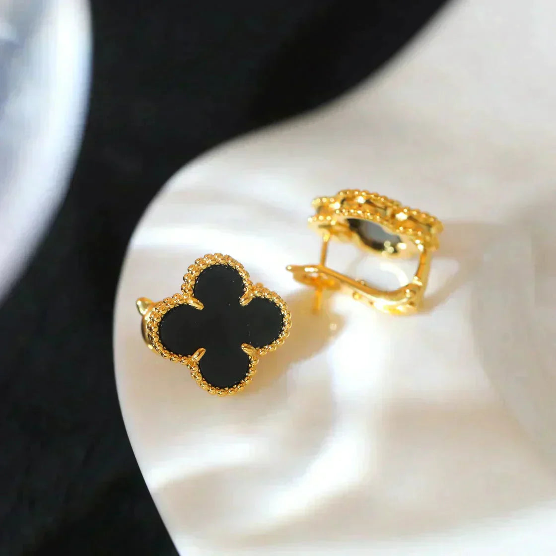 [Lucky Star]CLOVER MEDIUM 1 MOTIFS  ONYX STUD EARRINGS