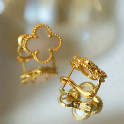 [Lucky Star]CLOVER MEDIUM 1 MOTIFS  WHITE MOP STUD EARRINGS