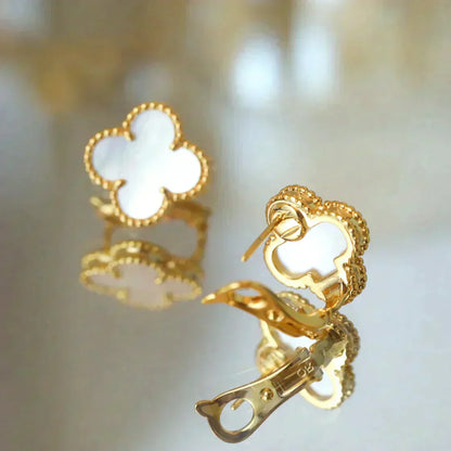 [Lucky Star]CLOVER MEDIUM 1 MOTIFS  WHITE MOP STUD EARRINGS