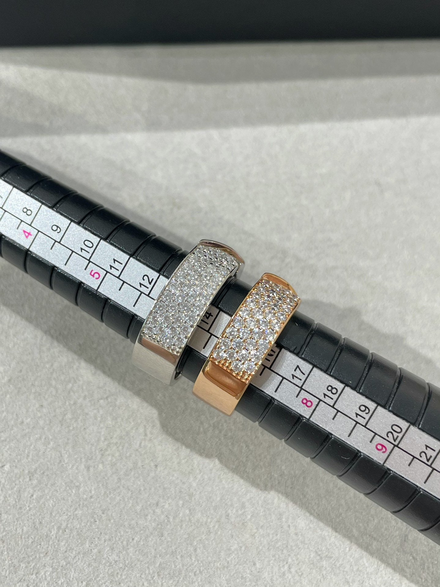 [Lucky Star]LIENS EVIDENCE  DIAMOND PAVED RING