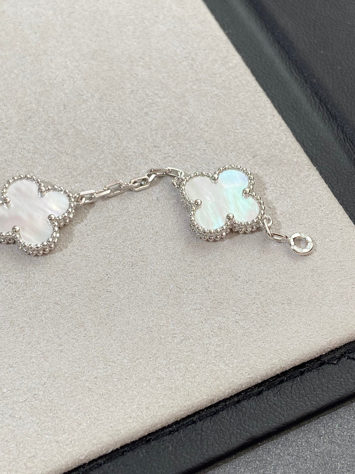 [Lucky Star]CLOVER SILVER MOP 5 MOTIF BRACELET