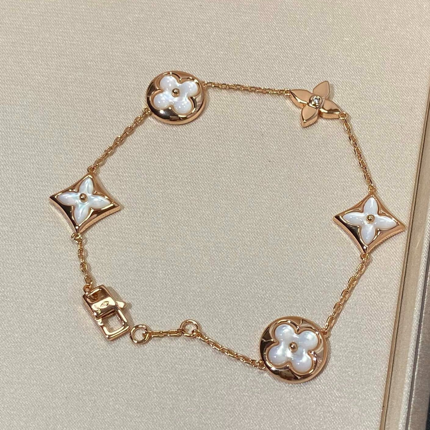 [Lucky Star]STAR AND SUN 5 MOTIF MOP PINK GOLD BRACELET