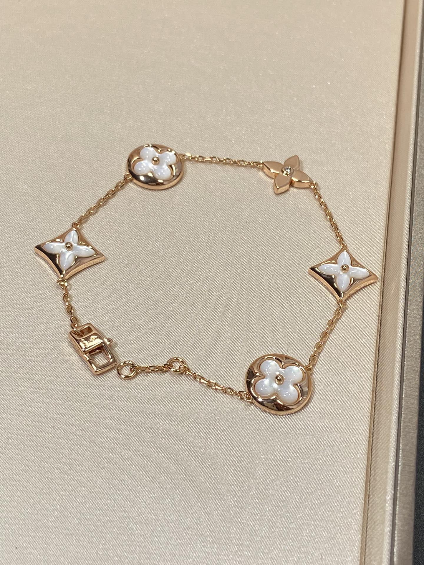 [Lucky Star]STAR AND SUN 5 MOTIF MOP PINK GOLD BRACELET
