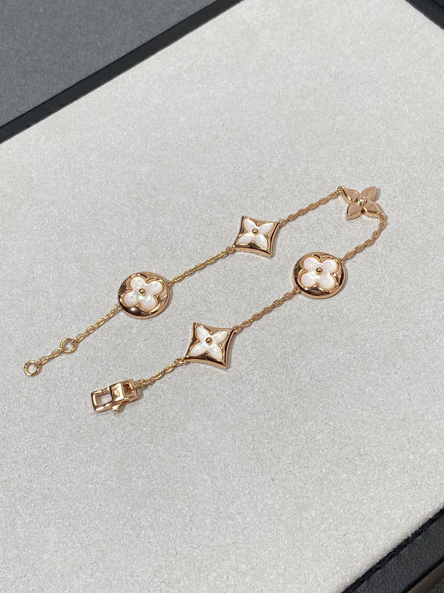 [Lucky Star]STAR AND SUN 5 MOTIF MOP PINK GOLD BRACELET