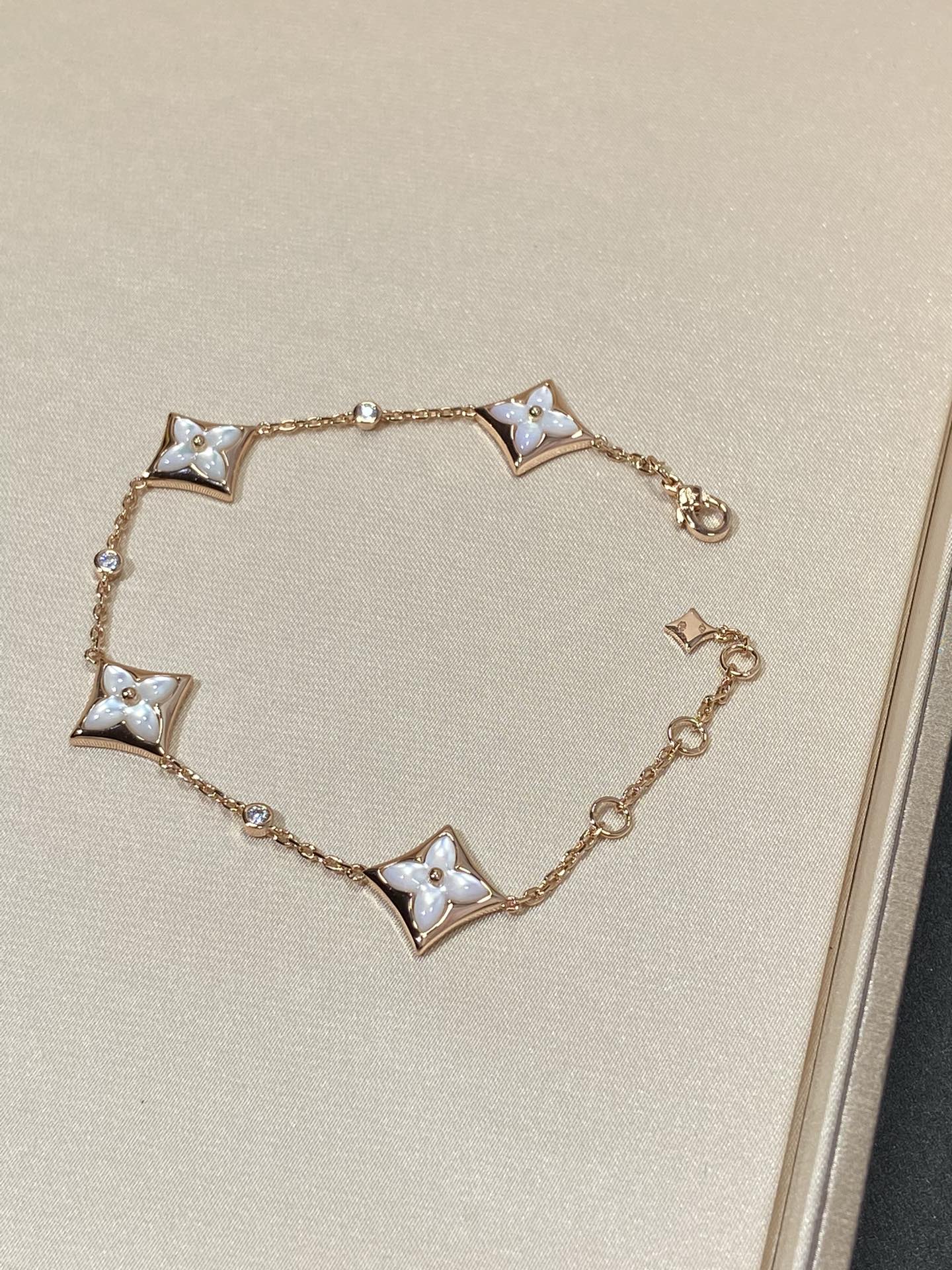 [Lucky Star]STAR 4 MOTIF MOP DIAMOND PINK GOLD BRACELET