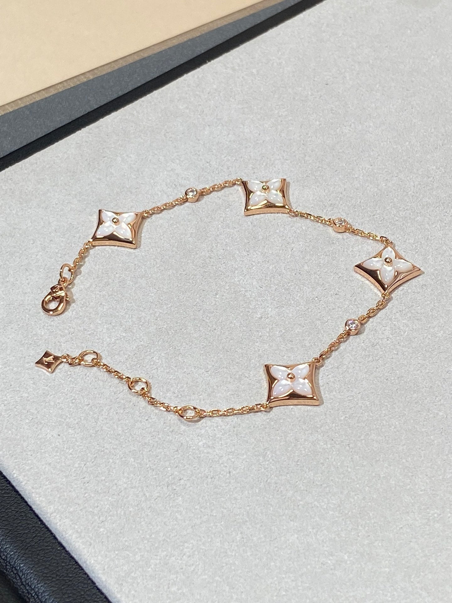 [Lucky Star]STAR 4 MOTIF MOP DIAMOND PINK GOLD BRACELET