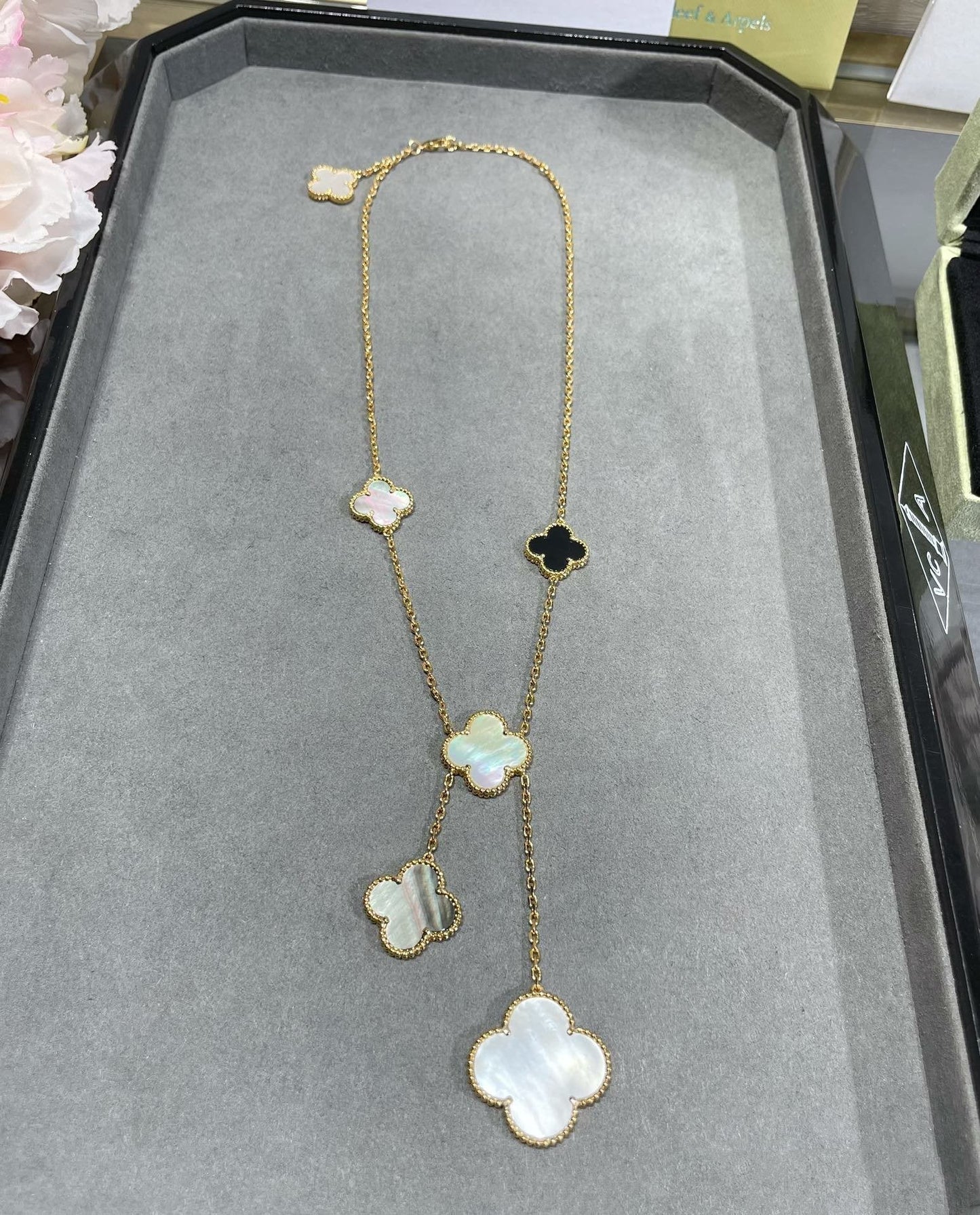 [Lucky Star]CLOVER 6 MOTIF MOP ONYX GOLD NECKLACE