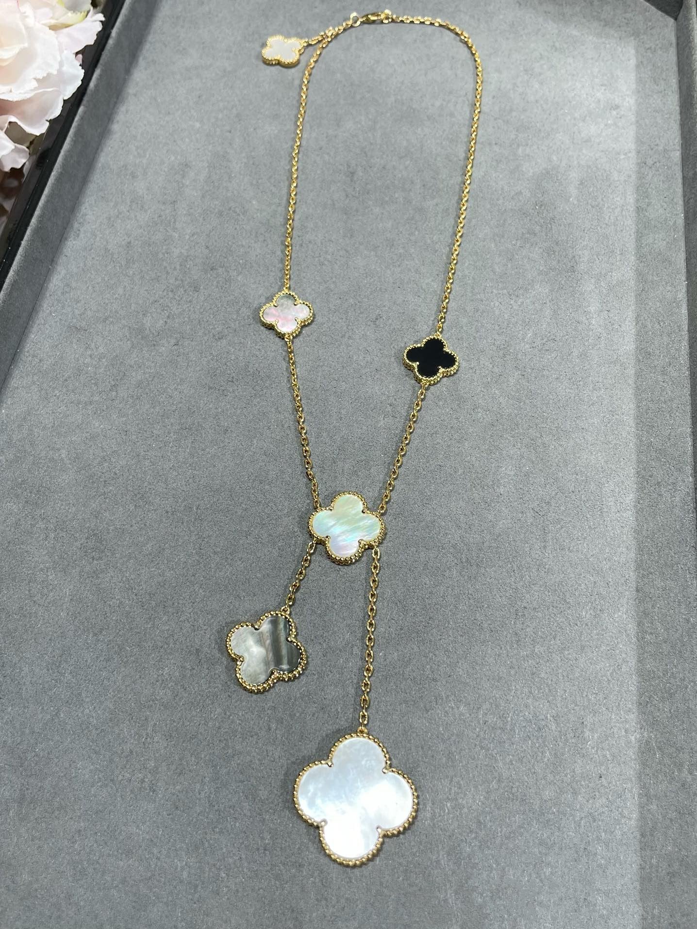 [Lucky Star]CLOVER 6 MOTIF MOP ONYX GOLD NECKLACE
