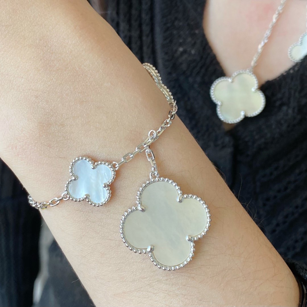 [Lucky Star]CLOVER 5 MOTIF WHITE MOP SILVER BRACELET