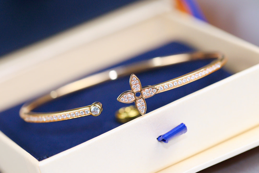 [Lucky Star]IDYLLE PINK GOLD OPEN BRACELET DIAMOND PAVED