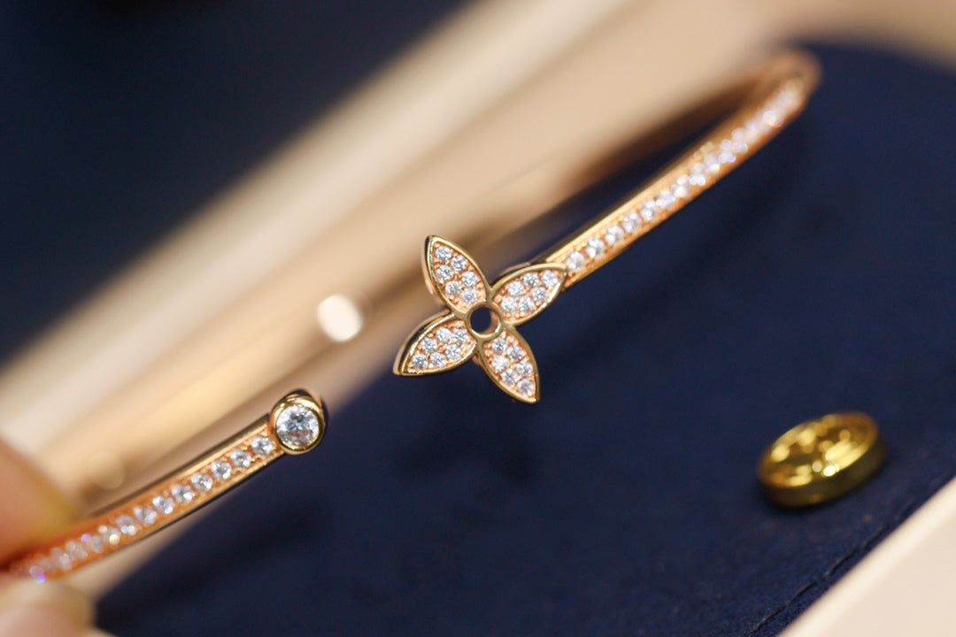 [Lucky Star]IDYLLE PINK GOLD OPEN BRACELET DIAMOND PAVED