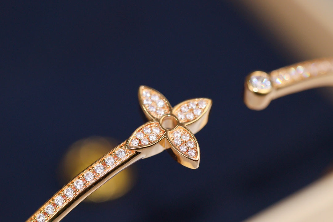 [Lucky Star]IDYLLE PINK GOLD OPEN BRACELET DIAMOND PAVED