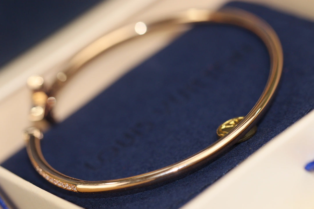 [Lucky Star]IDYLLE PINK GOLD OPEN BRACELET DIAMOND PAVED