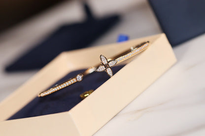 [Lucky Star]IDYLLE GOLD OPEN BRACELET DIAMOND PAVED