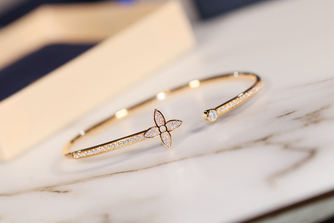[Lucky Star]IDYLLE GOLD OPEN BRACELET DIAMOND PAVED
