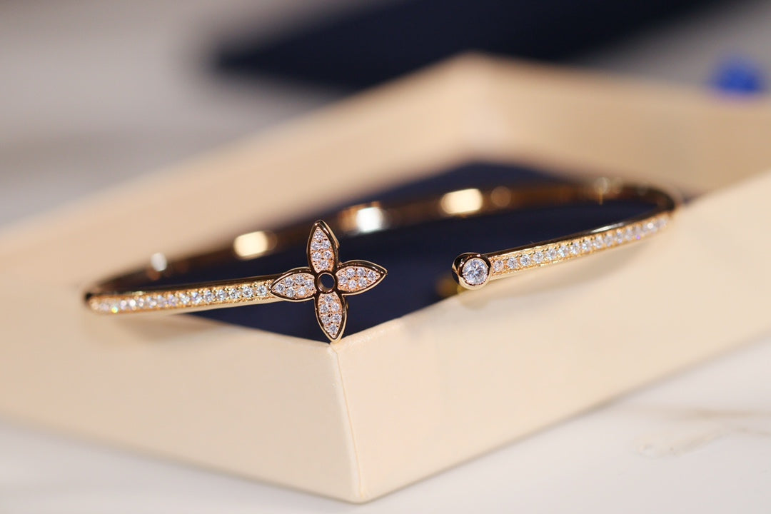 [Lucky Star]IDYLLE GOLD OPEN BRACELET DIAMOND PAVED