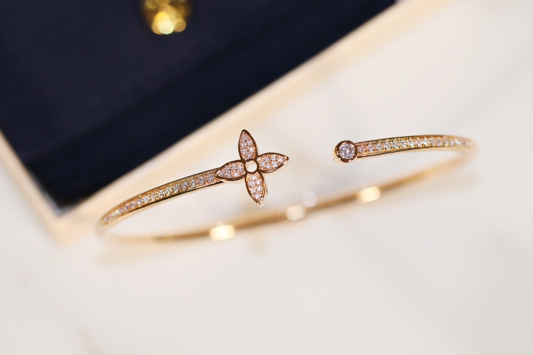 [Lucky Star]IDYLLE GOLD OPEN BRACELET DIAMOND PAVED