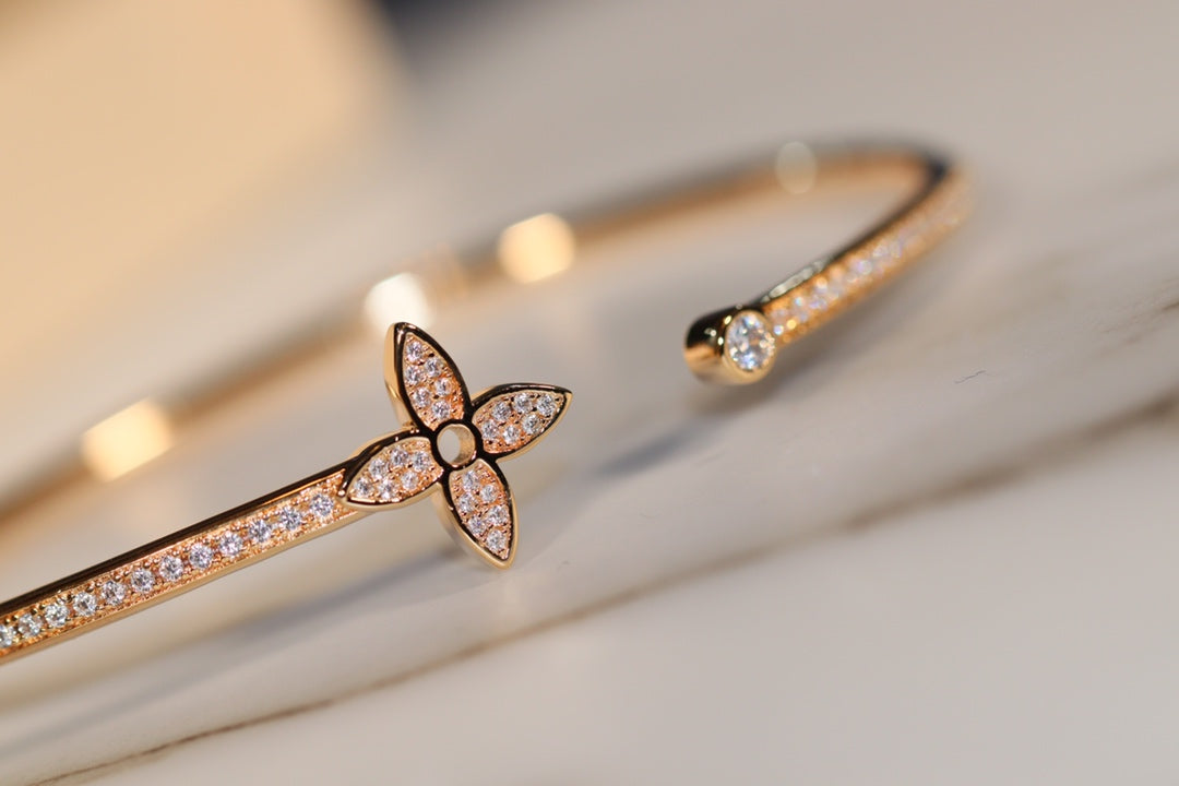[Lucky Star]IDYLLE GOLD OPEN BRACELET DIAMOND PAVED