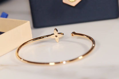 [Lucky Star]IDYLLE GOLD OPEN BRACELET DIAMOND PAVED