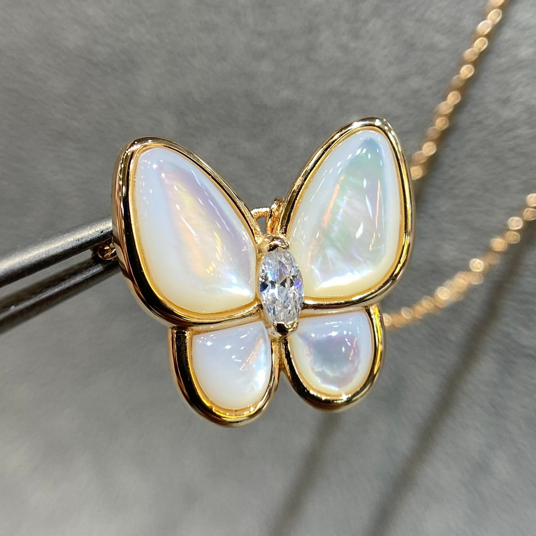 [Lucky Star]BUTTERFLY MOP DIAMOND NECKLACE