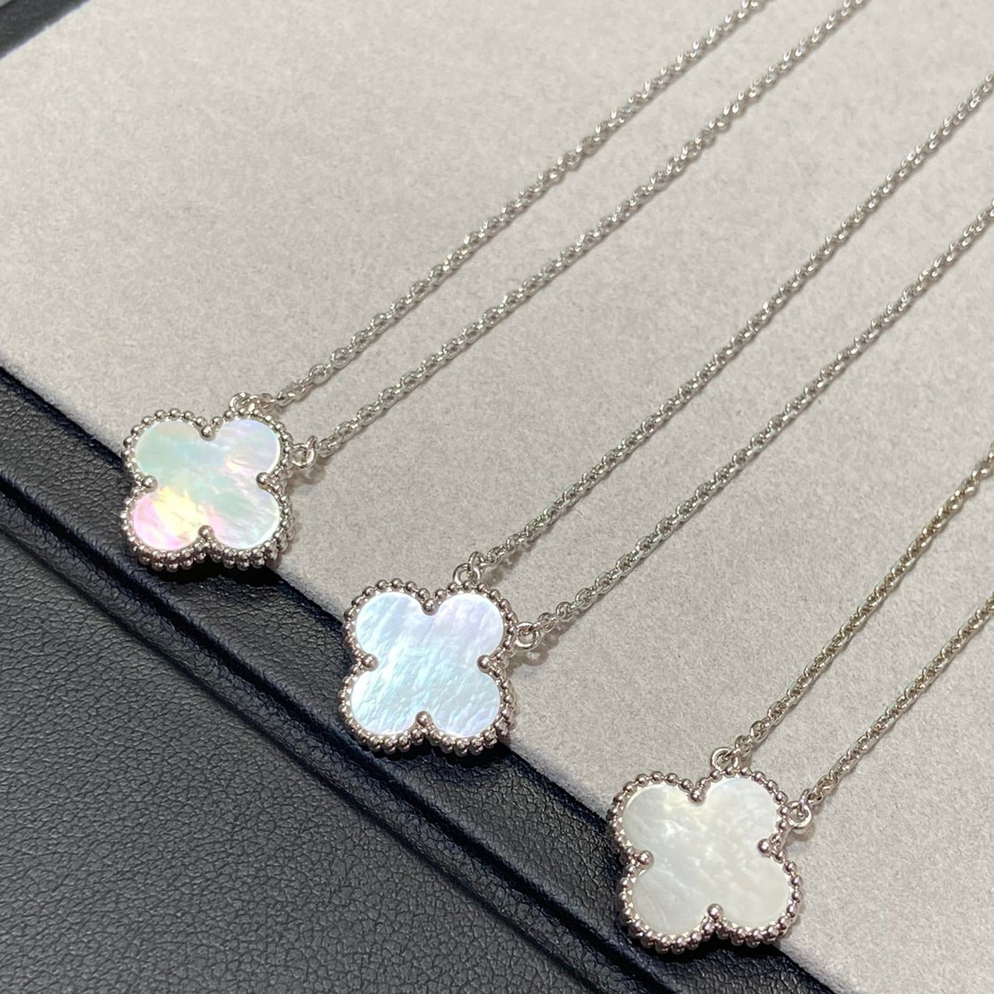 [Lucky Star]CLOVER 15MM WHITE MOP NECKLACE