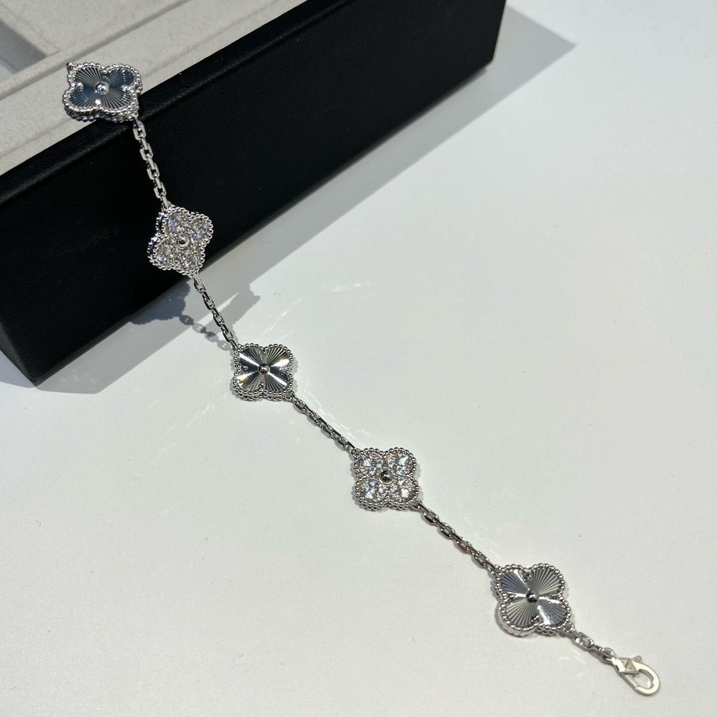[Lucky Star]CLOVER 5 MOTIF SILVER DIAMOND BRACELET