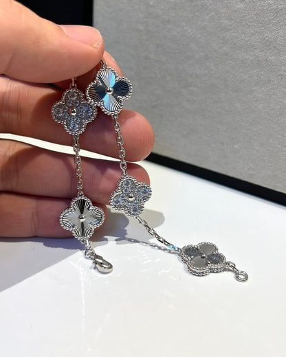 [Lucky Star]CLOVER 5 MOTIF SILVER DIAMOND BRACELET
