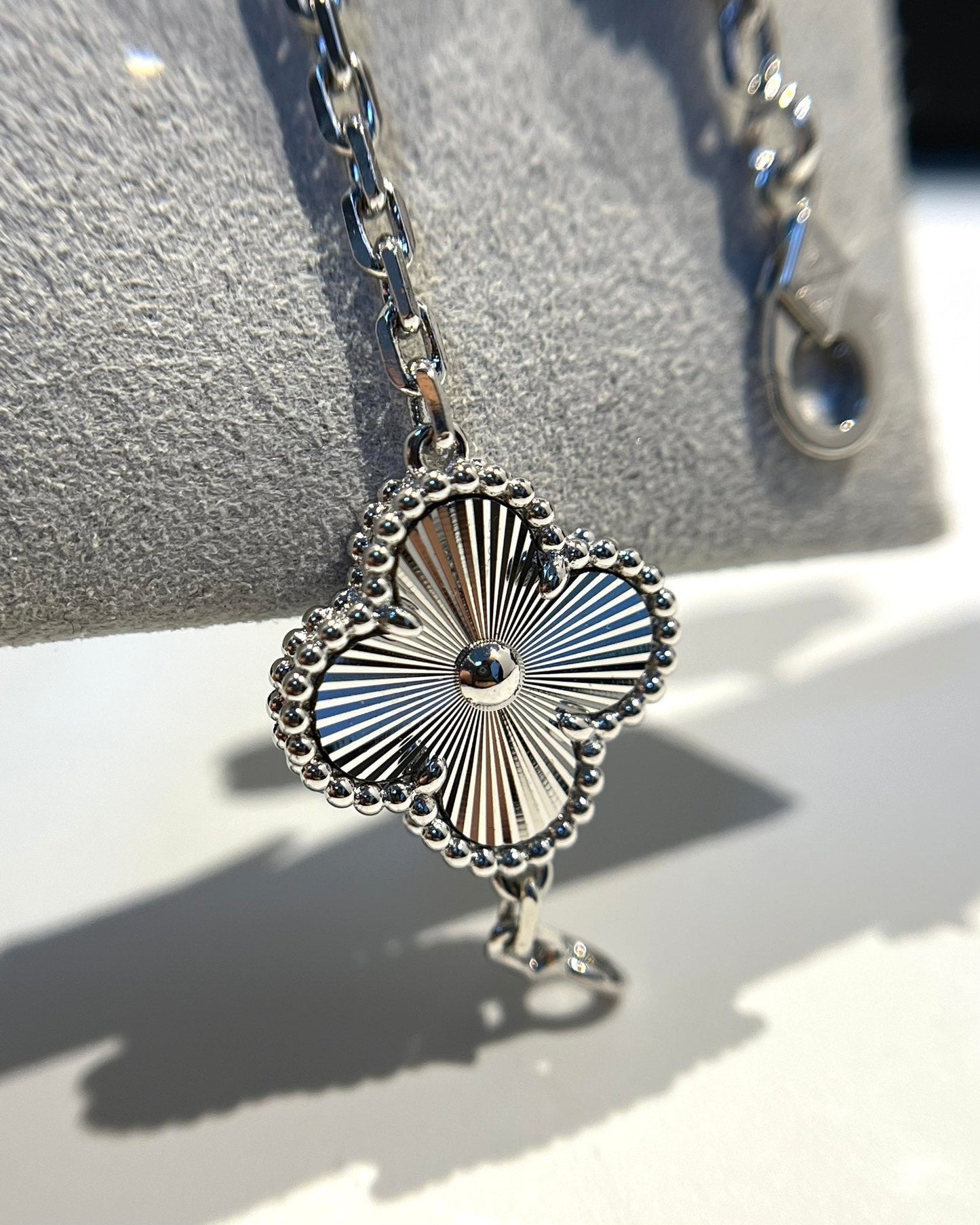 [Lucky Star]CLOVER 5 MOTIF SILVER DIAMOND BRACELET