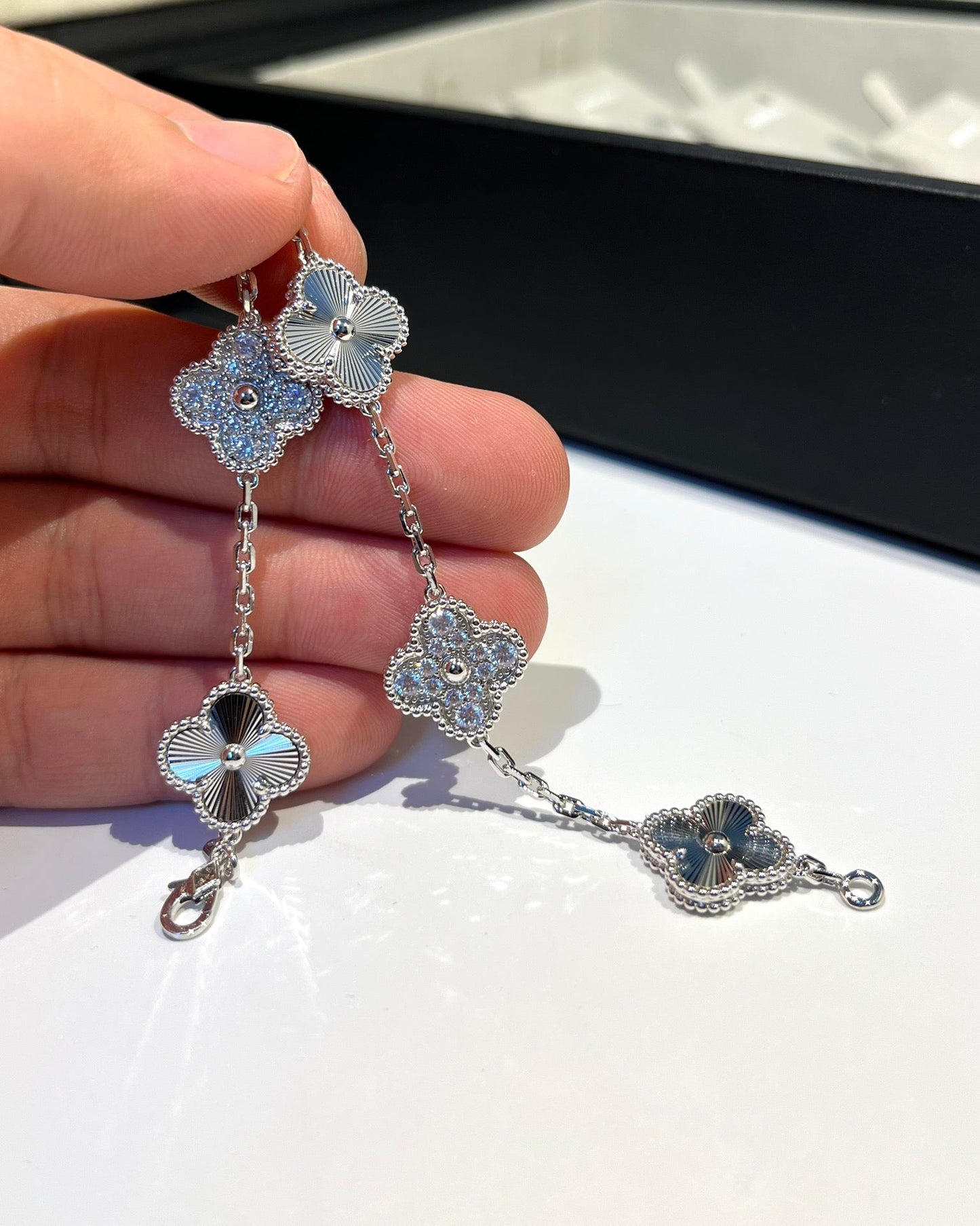 [Lucky Star]CLOVER 5 MOTIF SILVER DIAMOND BRACELET