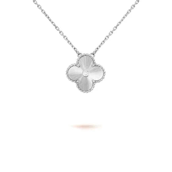 [Lucky Star]CLOVER  15MM DIAMOND LASER NECKLACE SILVER
