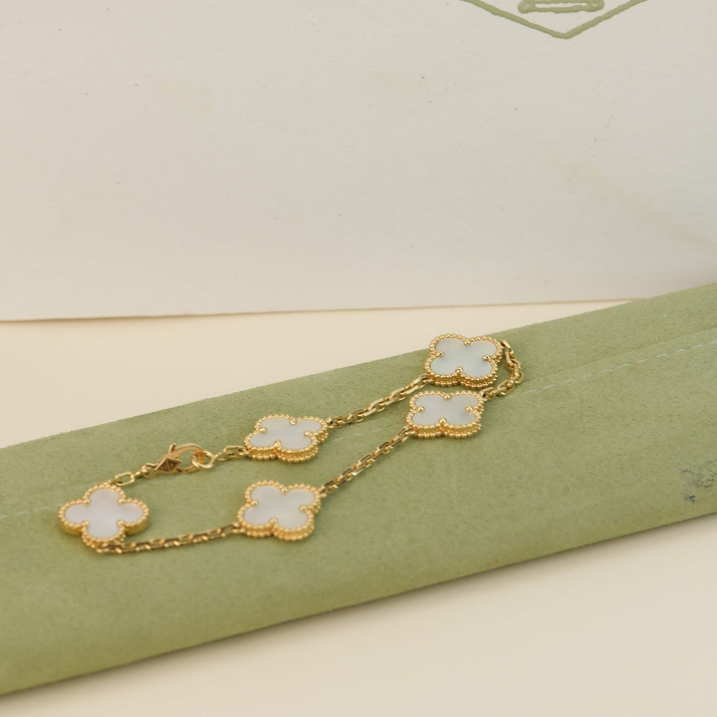 [Lucky Star]CLOVER  5 MOTIF WHITE MOP BRACELET