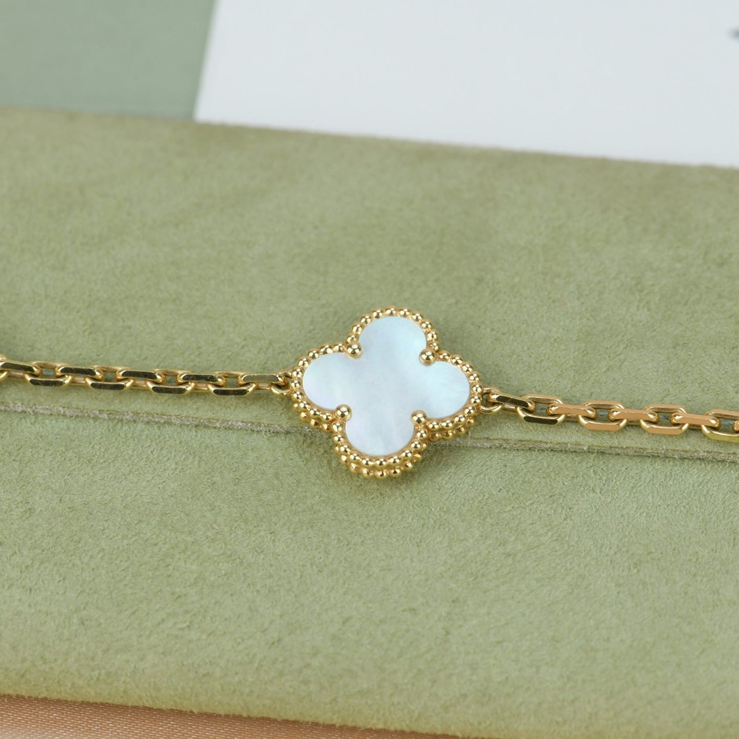 [Lucky Star]CLOVER  5 MOTIF WHITE MOP BRACELET