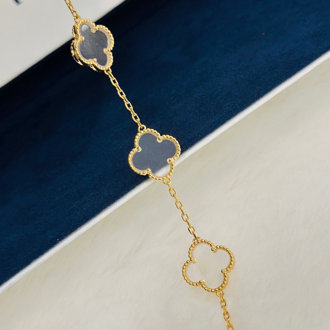 [Lucky Star]CLOVER 5 MOTIF ROCK CRYSTAL PINK GOLD BRACELET