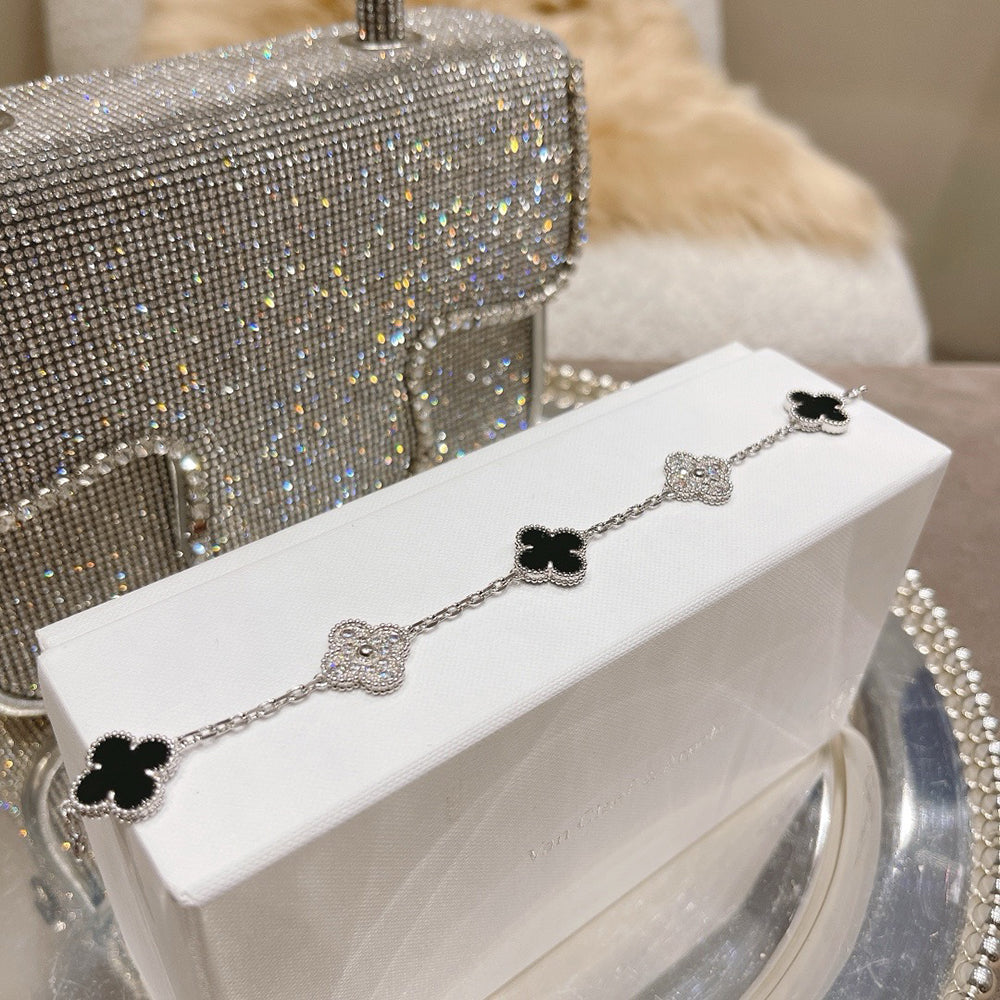 [Lucky Star]CLOVER 5 MOTIF ONYXS DIAMOND BRACELET SILVER