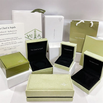 [Lucky Star]VA CLOVER BRACELET NECKLACE RING BOX GIFT BAG