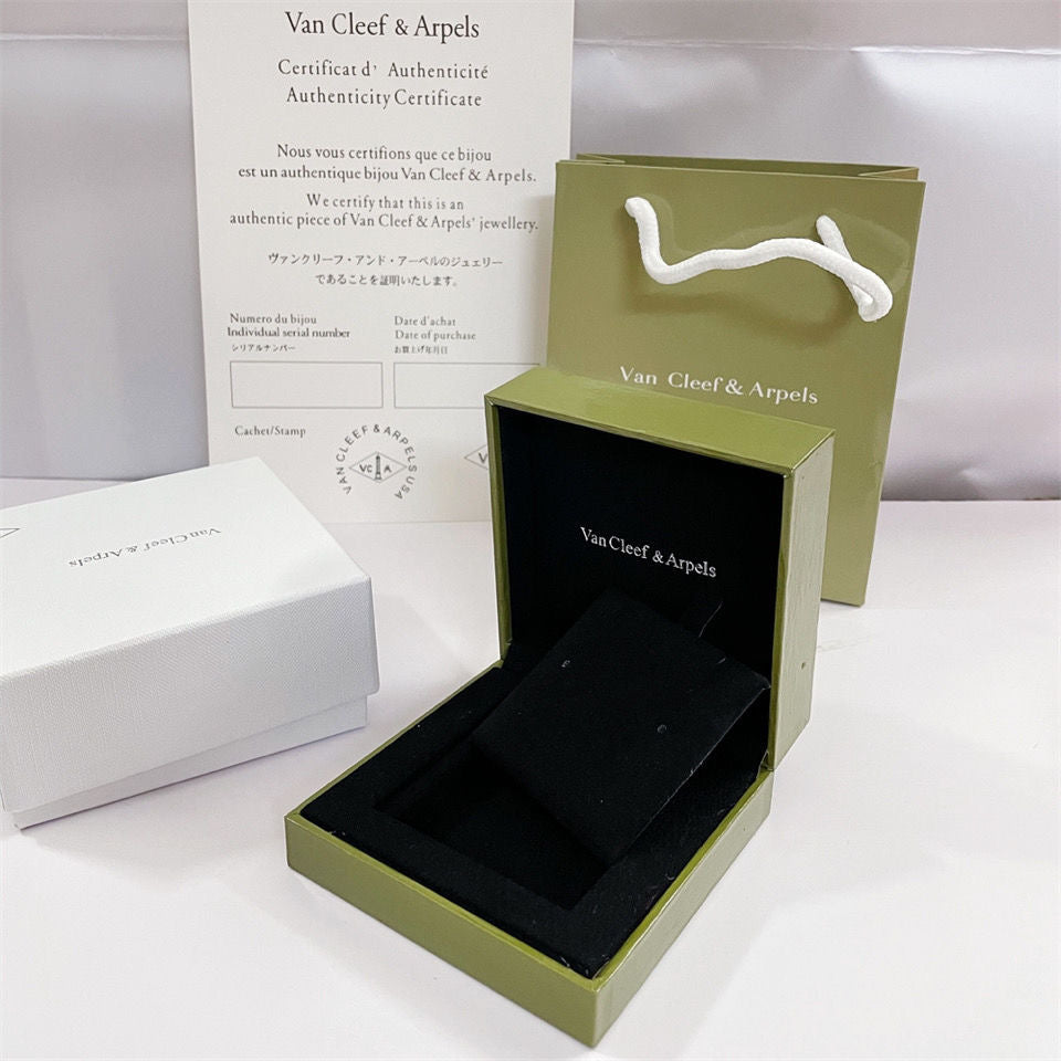 [Lucky Star]VA CLOVER BRACELET NECKLACE RING BOX GIFT BAG