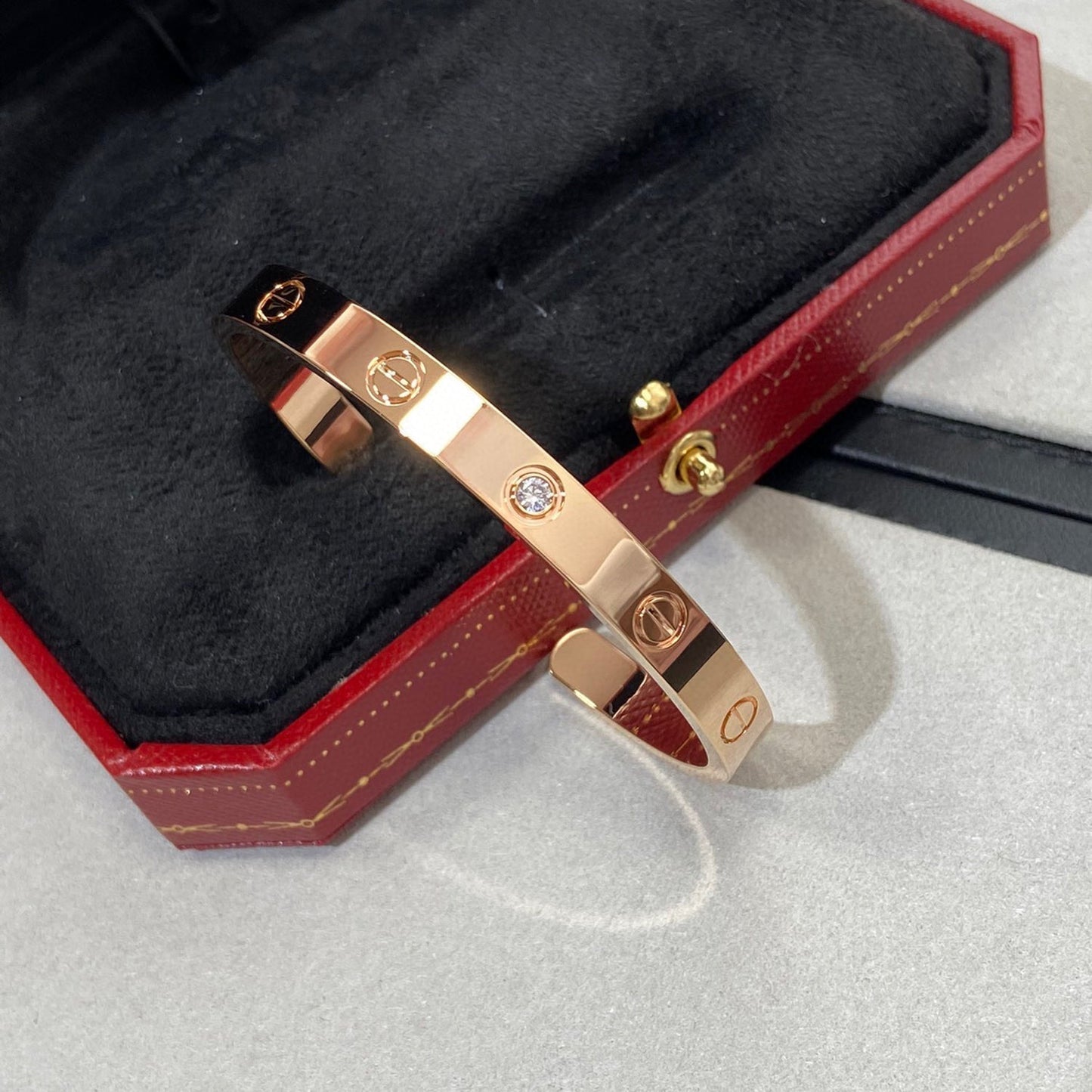 [Lucky Star]LOVE BRACELET 6.1MM 1 DIAMOND OPEN CUFF