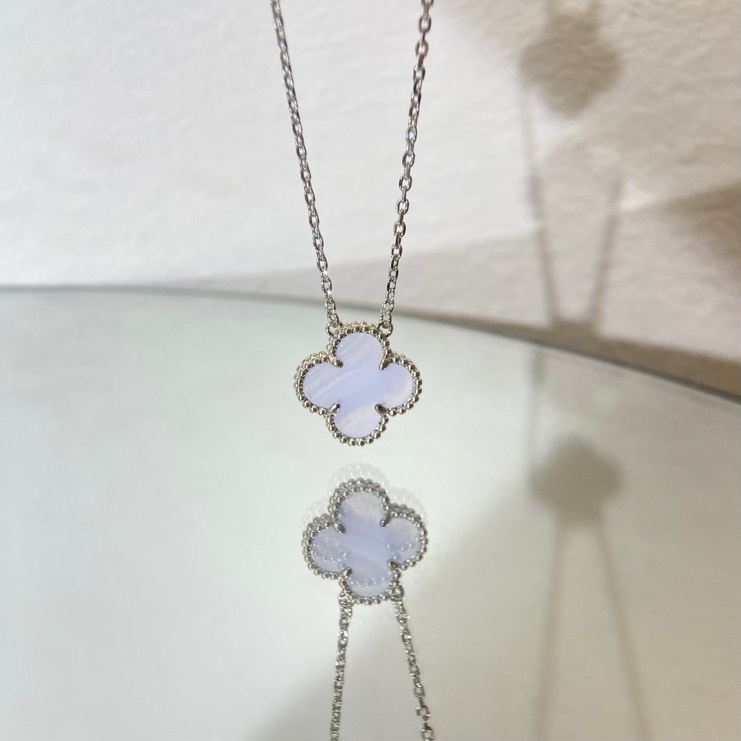[Lucky Star]CLOVER 15MM BLUE CHALCEDONY NECKLACE SILVER