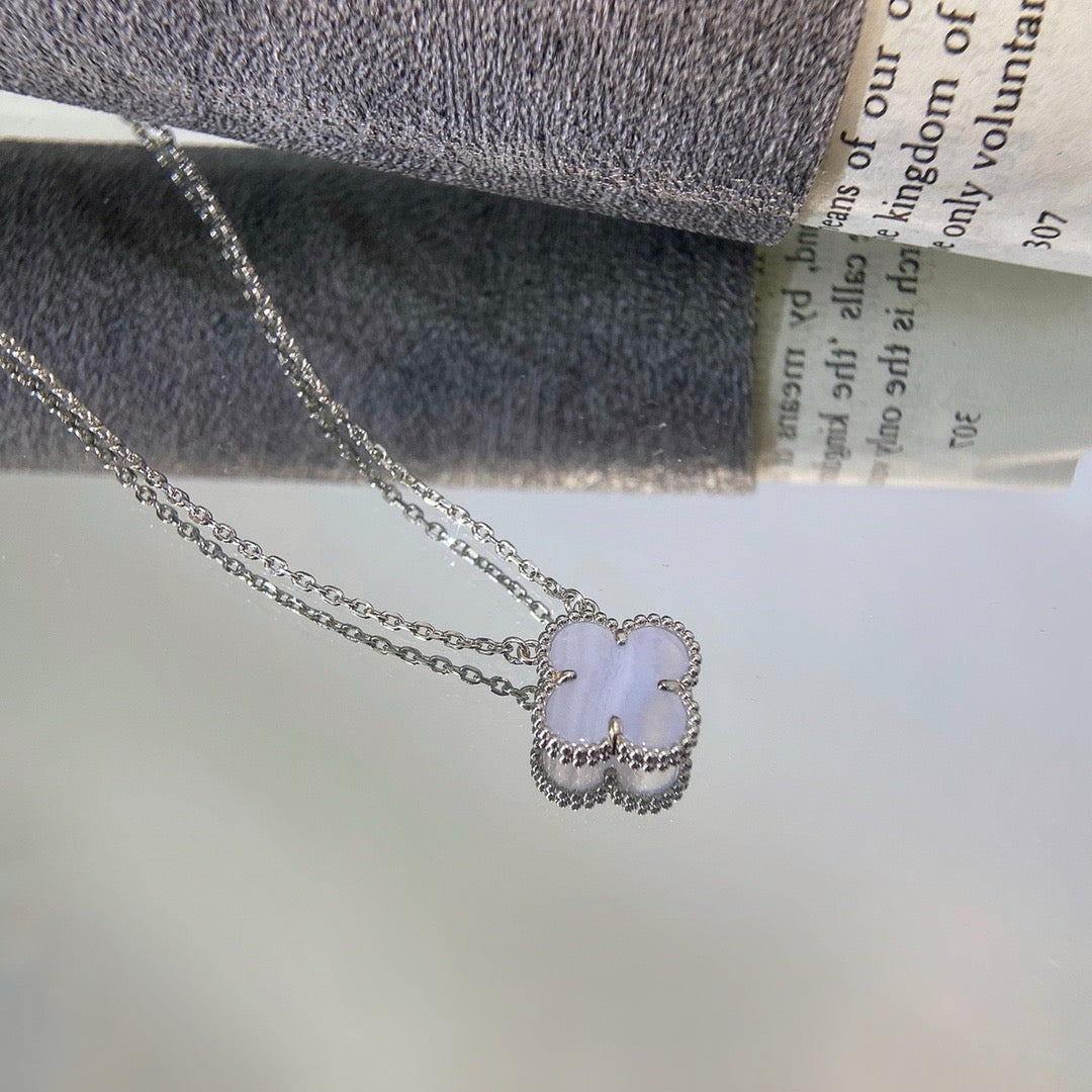 [Lucky Star]CLOVER 15MM BLUE CHALCEDONY NECKLACE SILVER