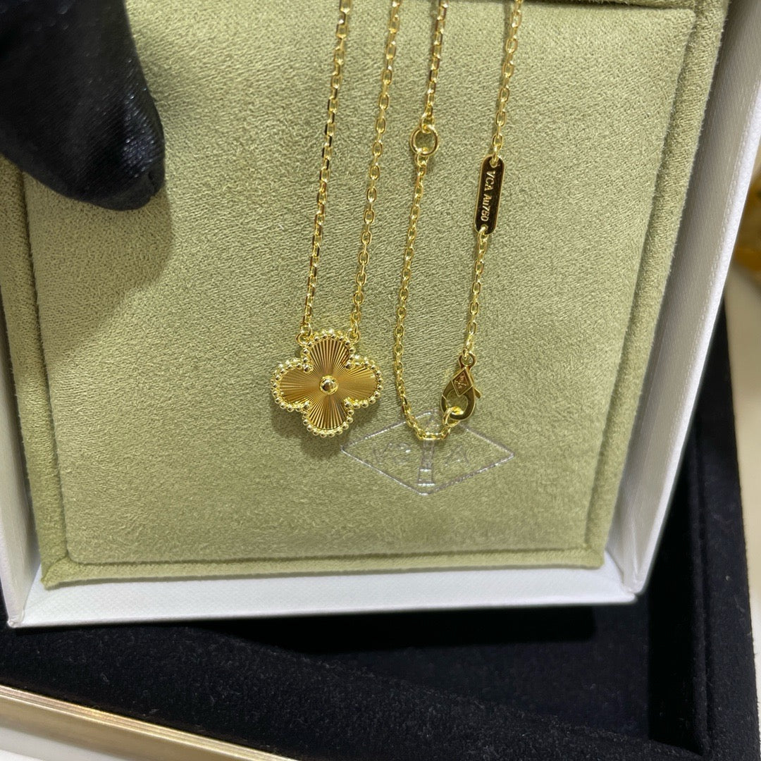 [Lucky Star]CLOVER 15MM LASER NECKLACE