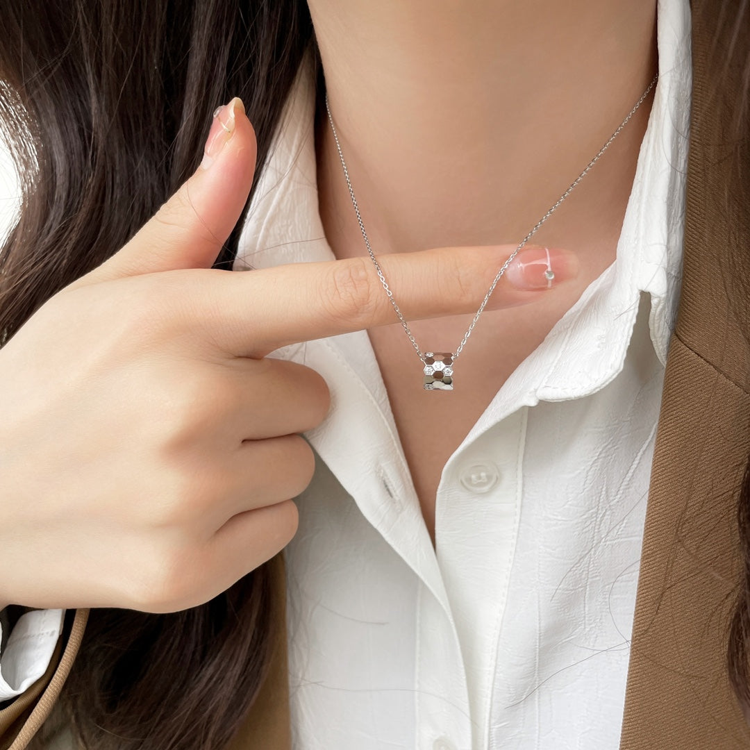 [Lucky Star]BEE MINI PEDANT DIAMOND NECKLACE