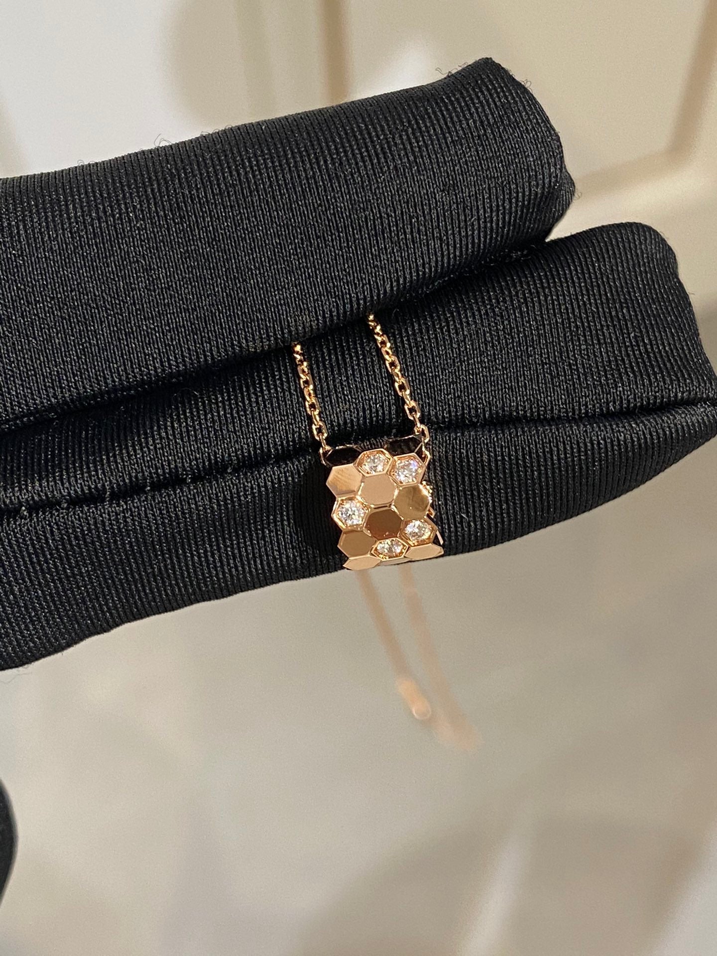 [Lucky Star]BEE LOVE DIAMOND NECKLACE