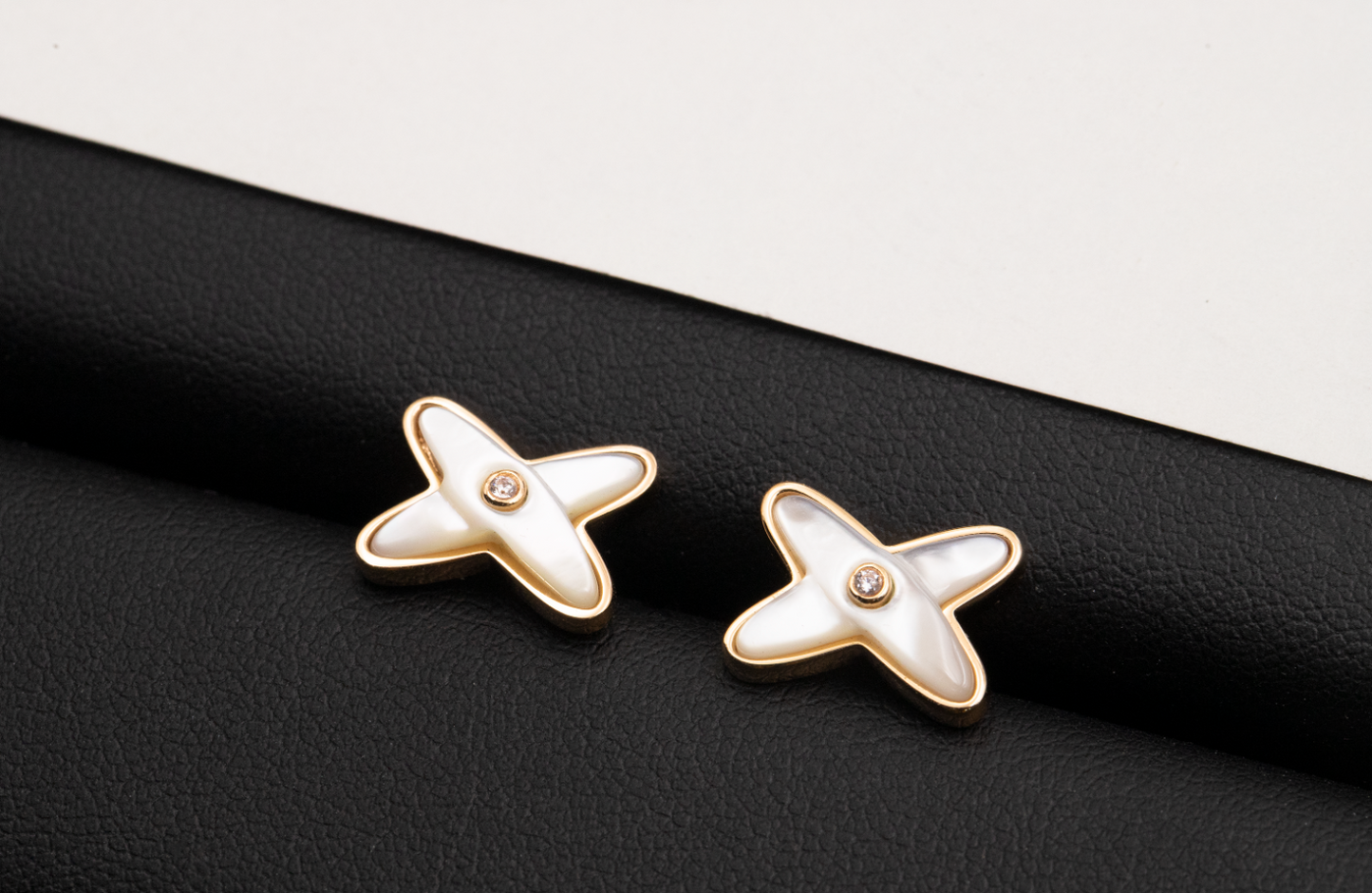[Lucky Star]JEUX DE WHITE MOP PINK GOLD DIAMOND EARRINGS