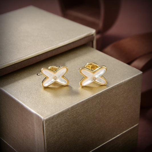 [Lucky Star]JEUX DE WHITE MOP GOLD DIAMOND EARRINGS
