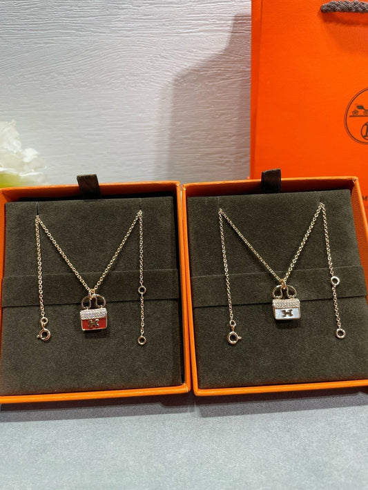 [Lucky Star]H CIRCE MOISSANITE PENDANT NECKLACE GOLD