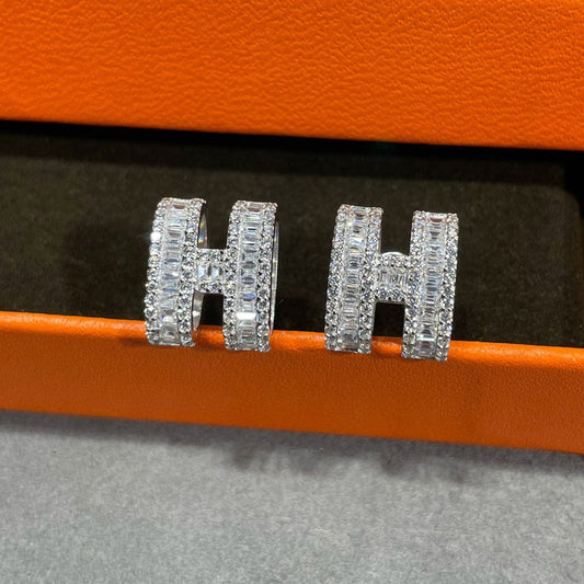 [Lucky Star]H STUD EARRINGS WITH SILVER DIAMONDS