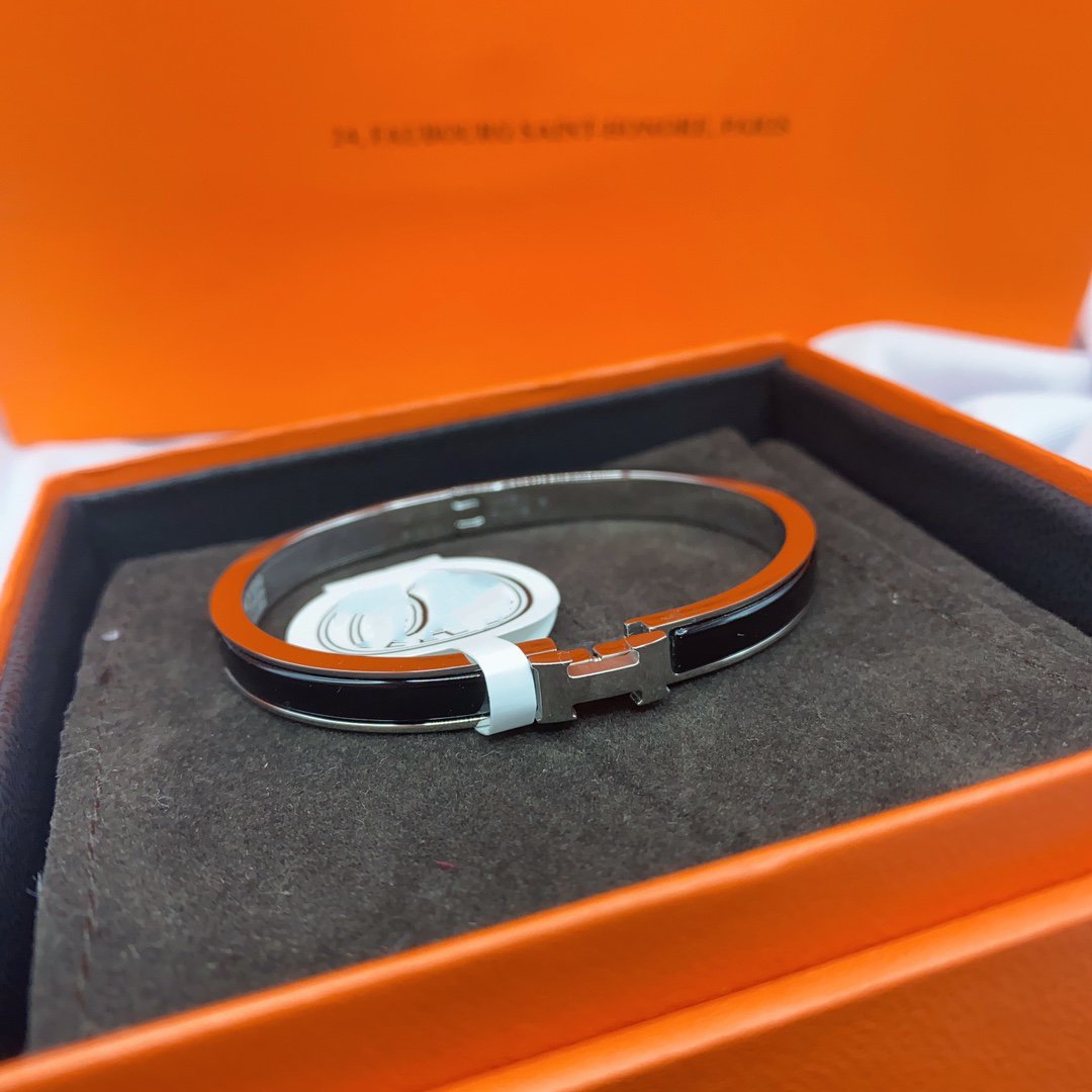 [Lucky Star]CLASSIC HM CLIC BLACK 8MM ENAMEL BRACELET