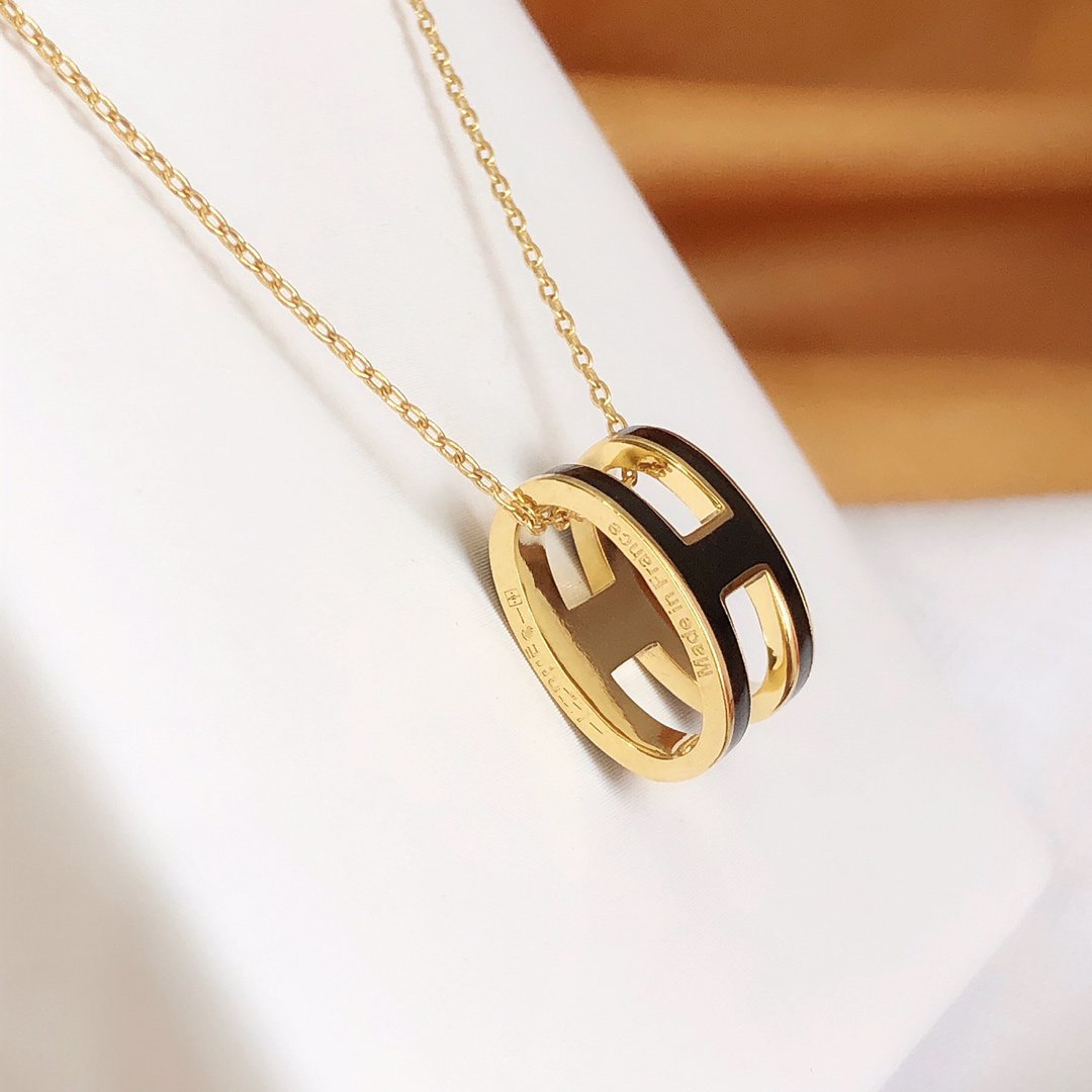[Lucky Star]HM CLIC BLACK ENAMEL GOLD NECKLACE