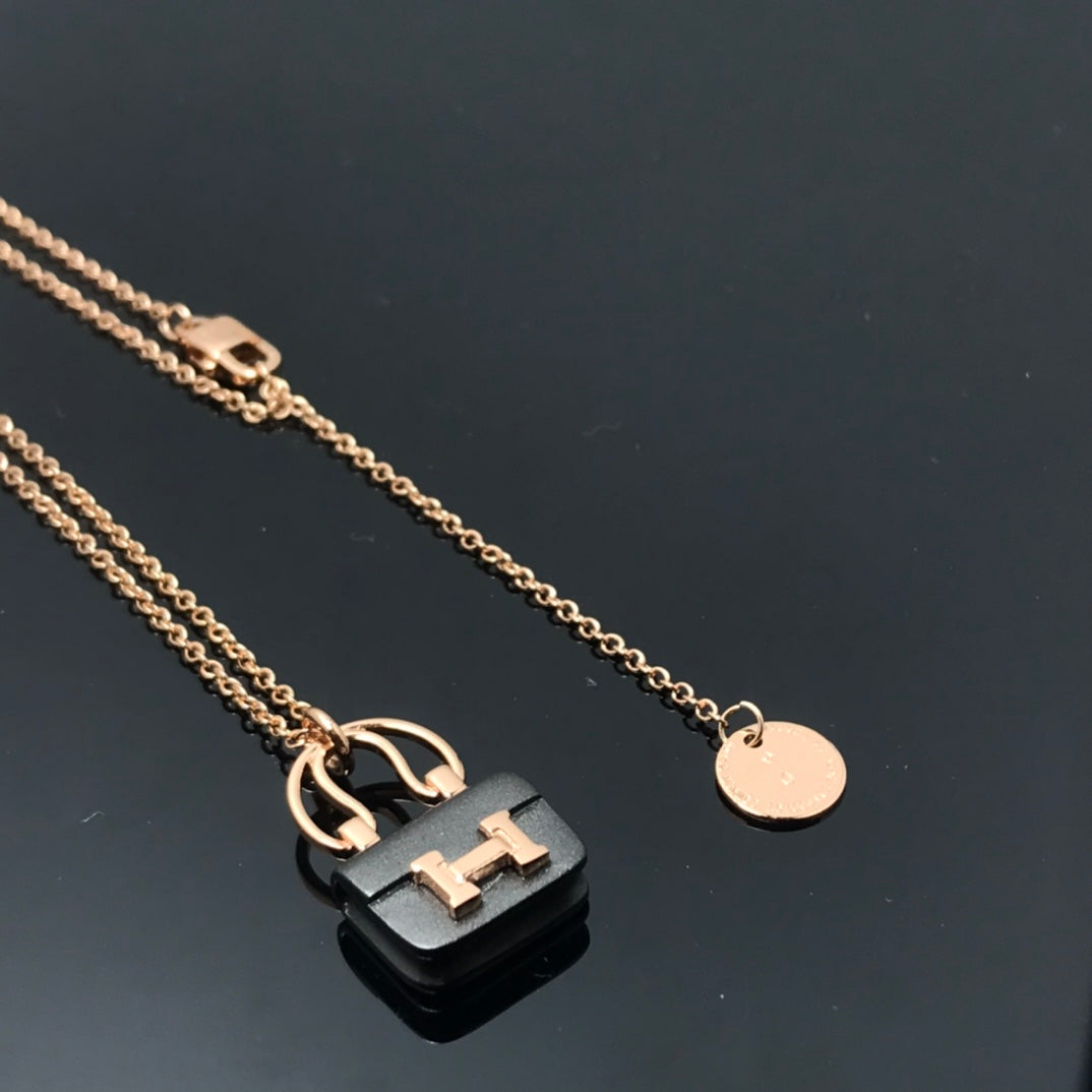 [Lucky Star]WOMEN'S HM AMULETTES CONSTANCE PENDANT NECKLACE