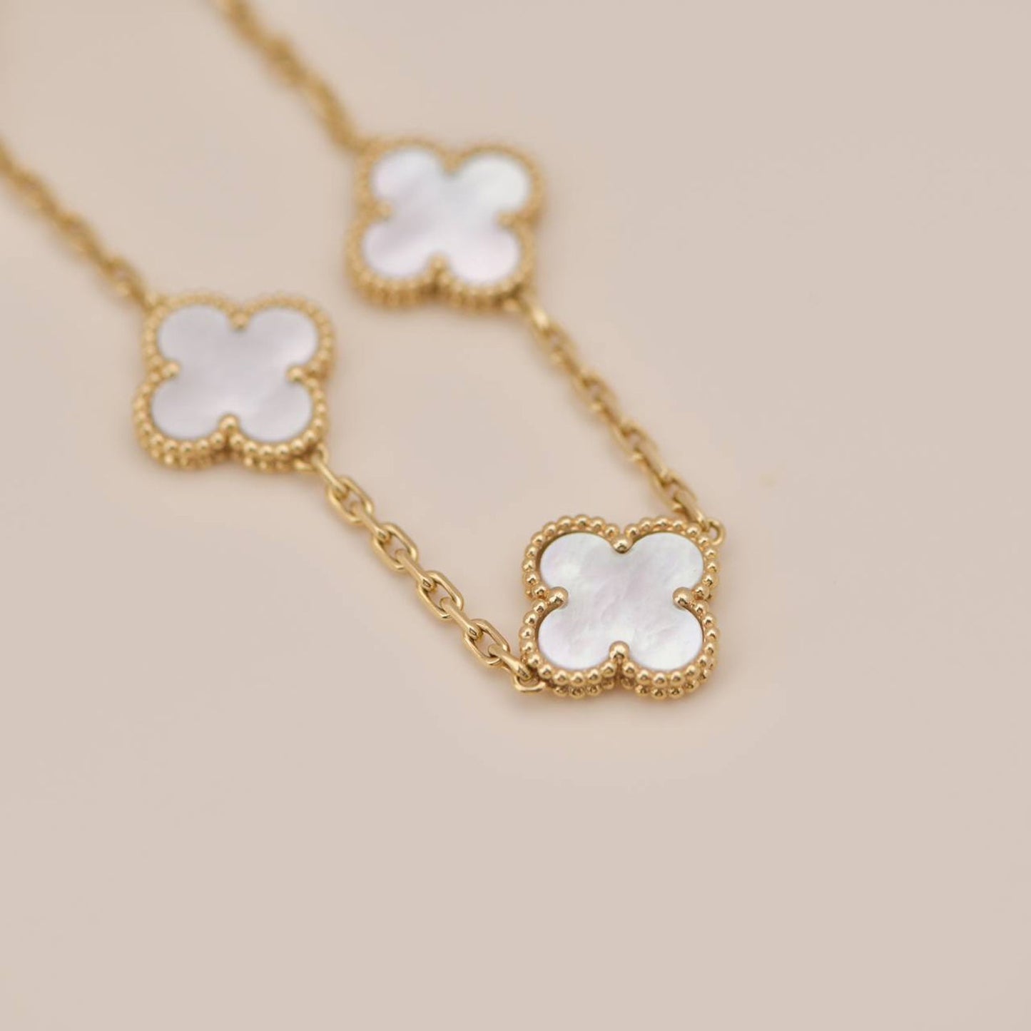 [Lucky Star]CLOVER  5 MOTIF WHITE MOP BRACELET